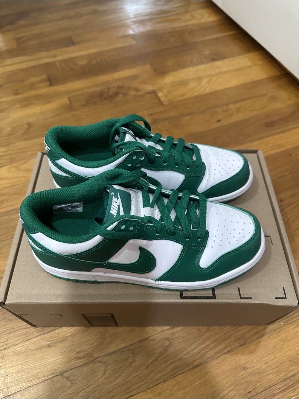 *Used* Nike Dunk Low Big Kid Green White (FB9109-114) Size 5.5Y